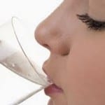 قلة شرب الماء وراء التراجع الذهنى للمرأة