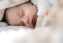 أسباب الثدي المتورم عند الطفل الرضيع